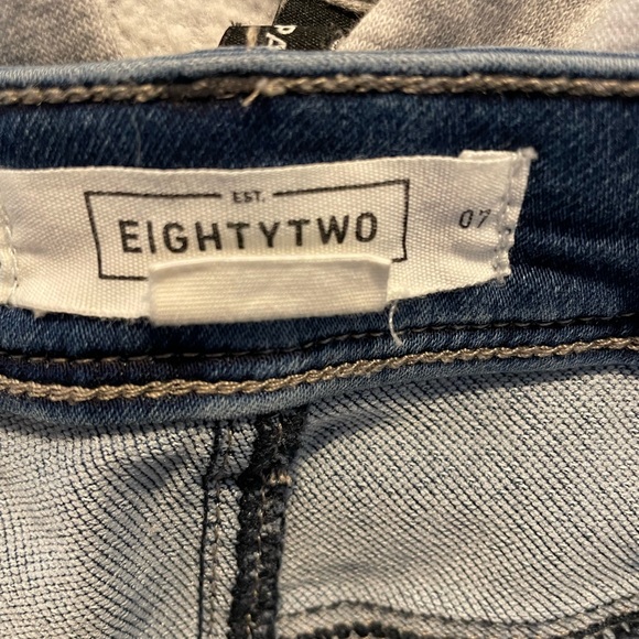 Eighty Two Denim Jean Shorts Medium Wash Size 7 - Picture 3 of 7
